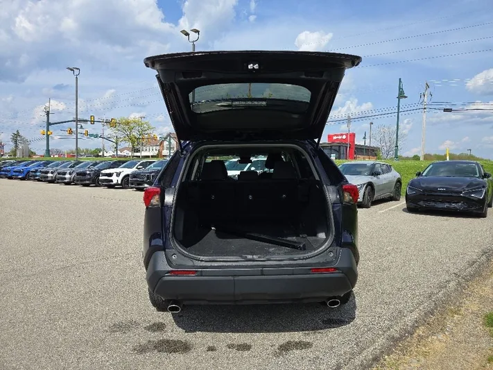 2024 Toyota RAV4 - view 10