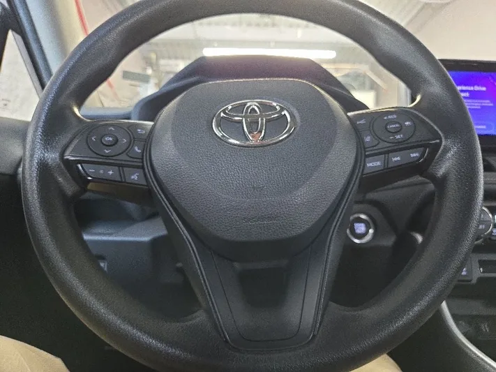 2024 Toyota RAV4 - view 11