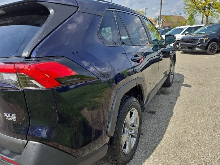 2024 Toyota RAV4 - view 3