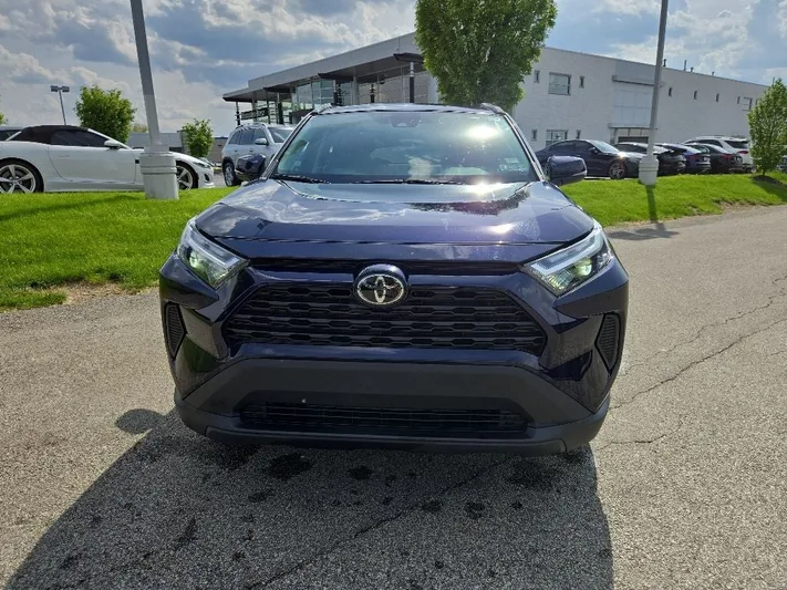 2024 Toyota RAV4 - view 8