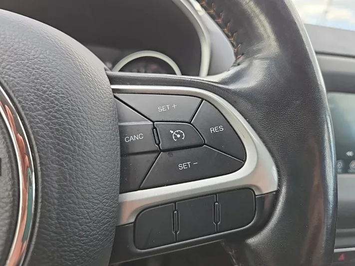2019 Jeep Compass - view 15