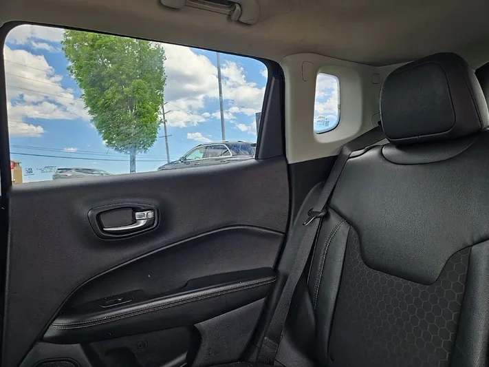 2019 Jeep Compass - view 27