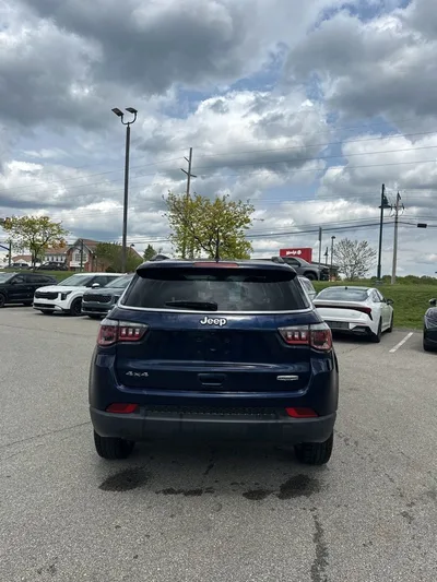 2018 Jeep Compass - view 11