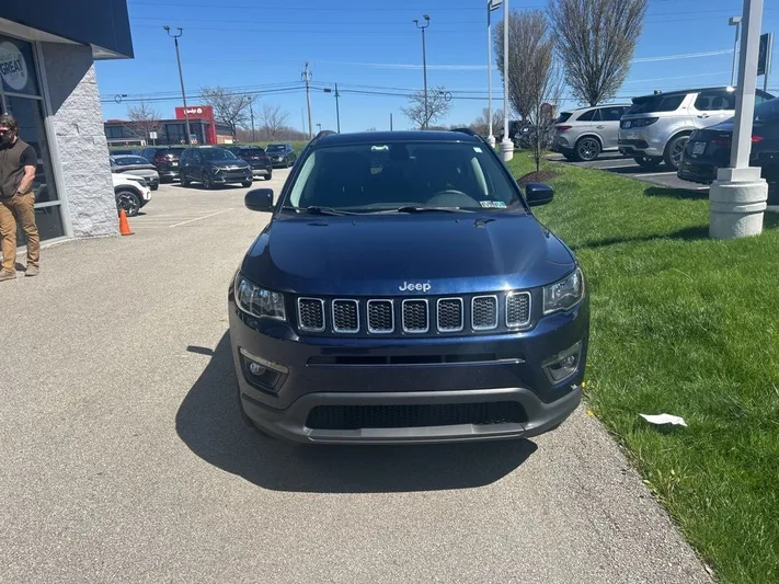 2018 Jeep Compass - view 2