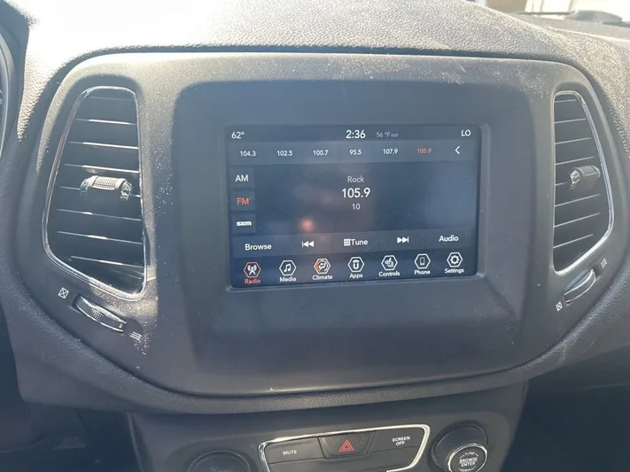 2018 Jeep Compass - view 6