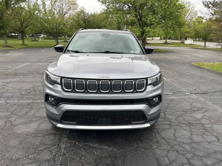 2022 Jeep Compass - view 2