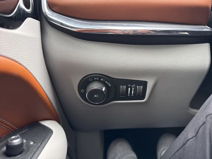 2022 Jeep Compass - view 25
