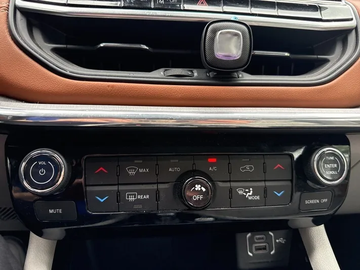 2022 Jeep Compass - view 27