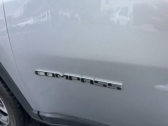 2022 Jeep Compass - view 32