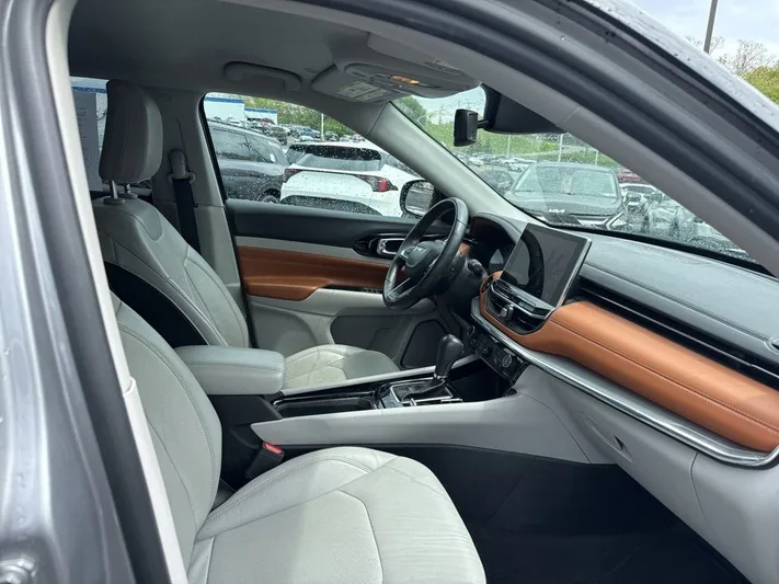 2022 Jeep Compass - view 40
