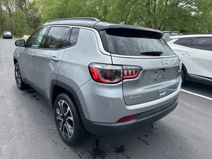 2022 Jeep Compass - view 46