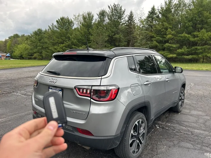 2022 Jeep Compass - view 7