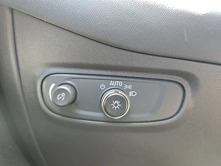 2020 Chevrolet Equinox - view 24