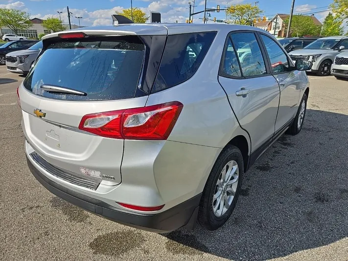 2020 Chevrolet Equinox - view 3