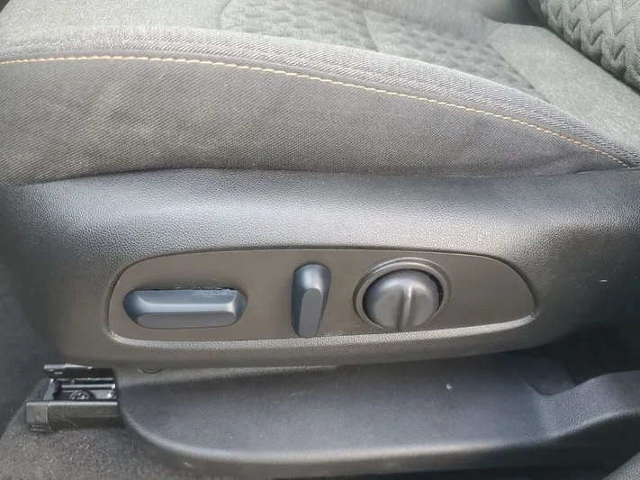2023 Chevrolet Equinox - view 13