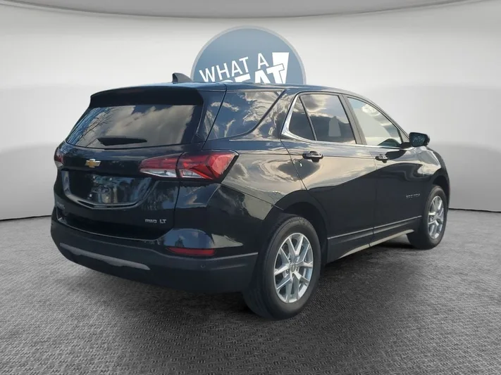 2023 Chevrolet Equinox - view 3