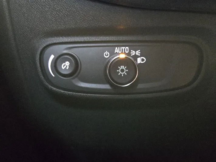 2024 Chevrolet Equinox - view 21