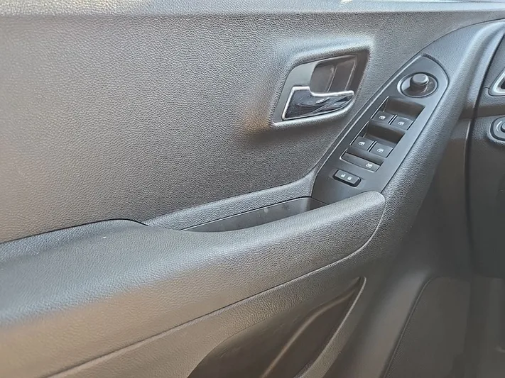 2018 Chevrolet Trax - view 17