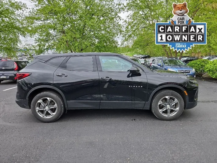 2023 Chevrolet Blazer - view 2