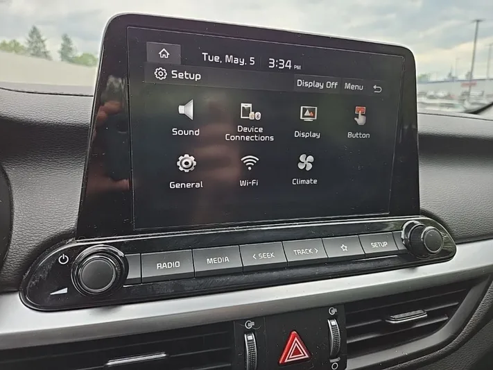 2024 Kia Forte - view 12