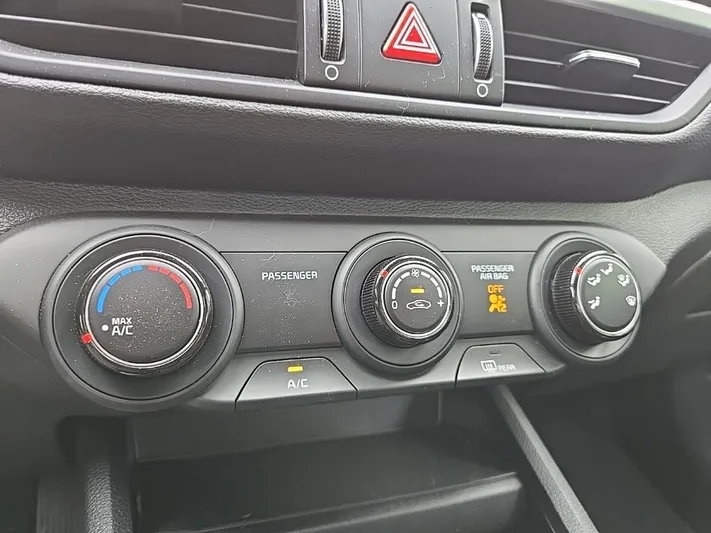 2024 Kia Forte - view 15