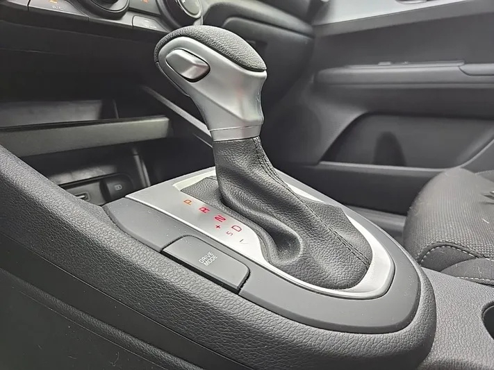 2024 Kia Forte - view 16