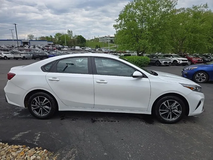 2024 Kia Forte - view 2