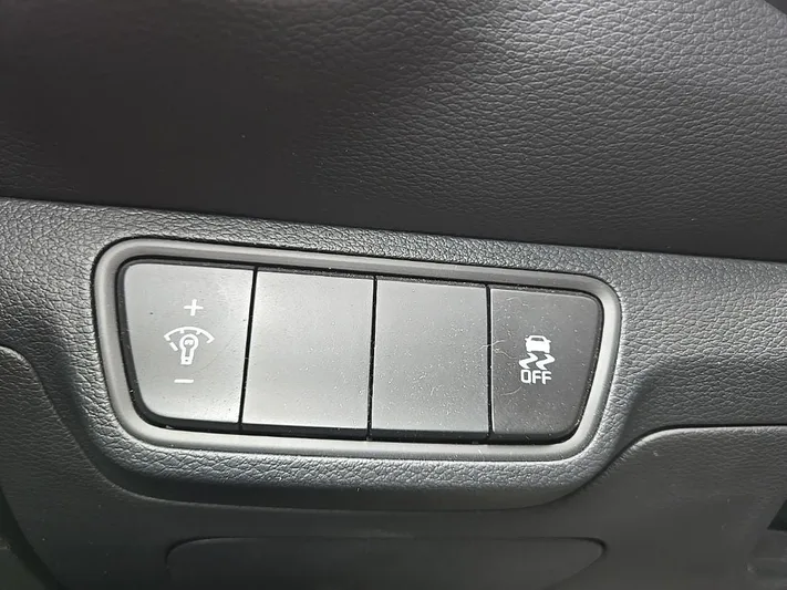 2024 Kia Forte - view 22