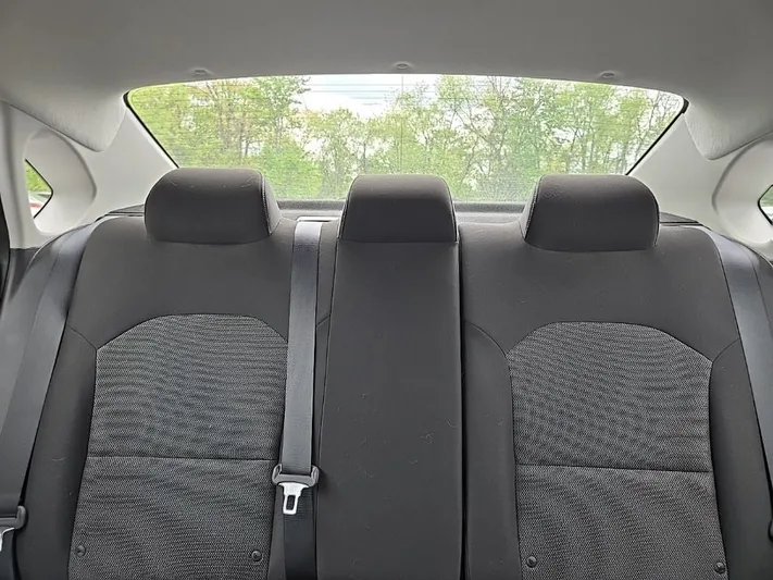 2024 Kia Forte - view 26