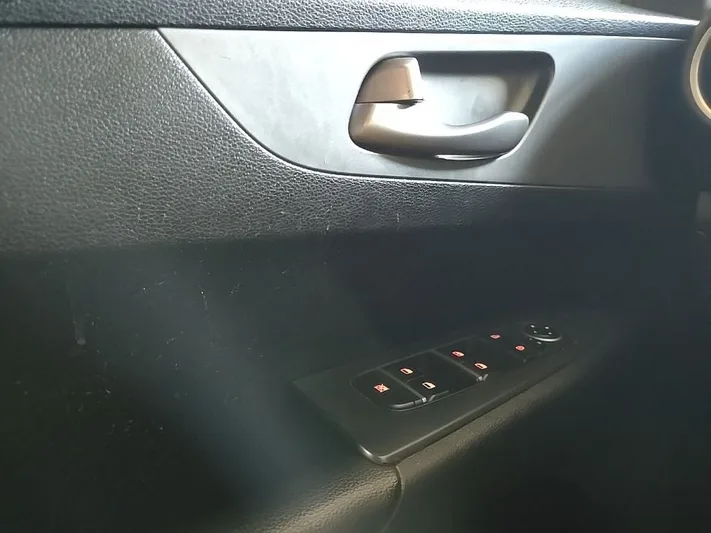 2019 Kia Forte - view 12