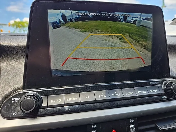 2019 Kia Forte - view 18