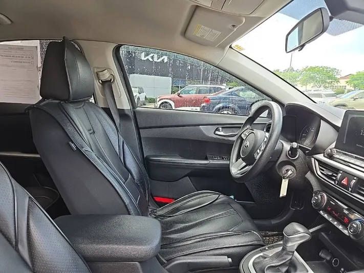 2019 Kia Forte - view 26