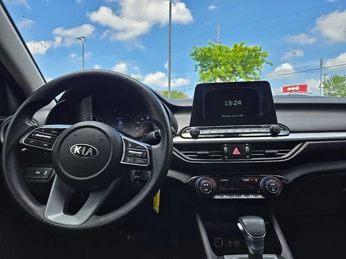 2019 Kia Forte - view 27