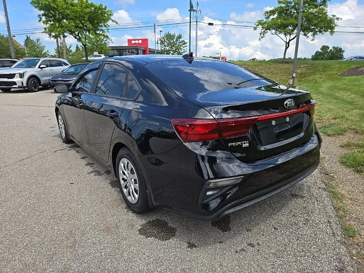 2019 Kia Forte - view 6