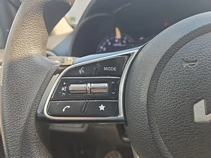 2022 Kia Forte - view 14