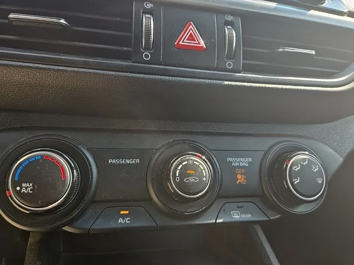 2022 Kia Forte - view 23