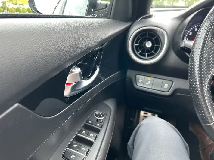 2024 Kia Forte - view 11