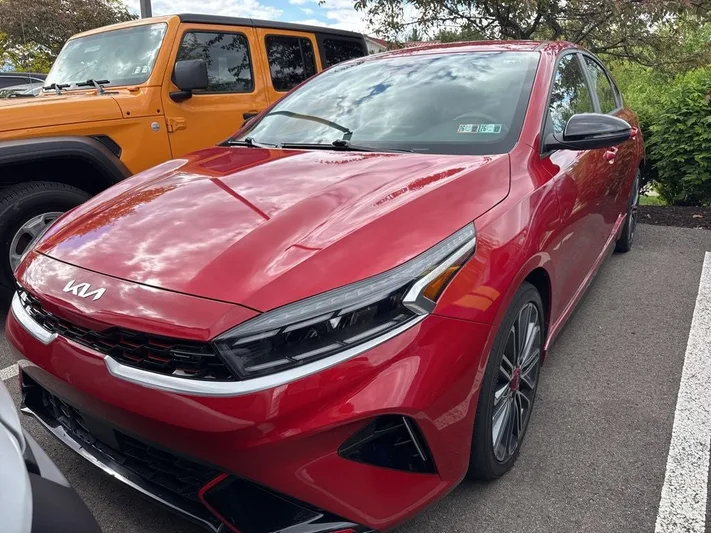 2024 Kia Forte - view 17
