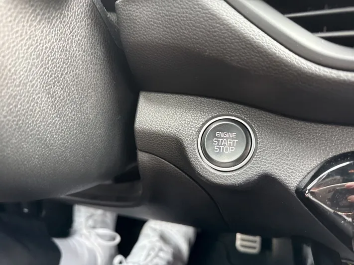 2024 Kia Forte - view 25