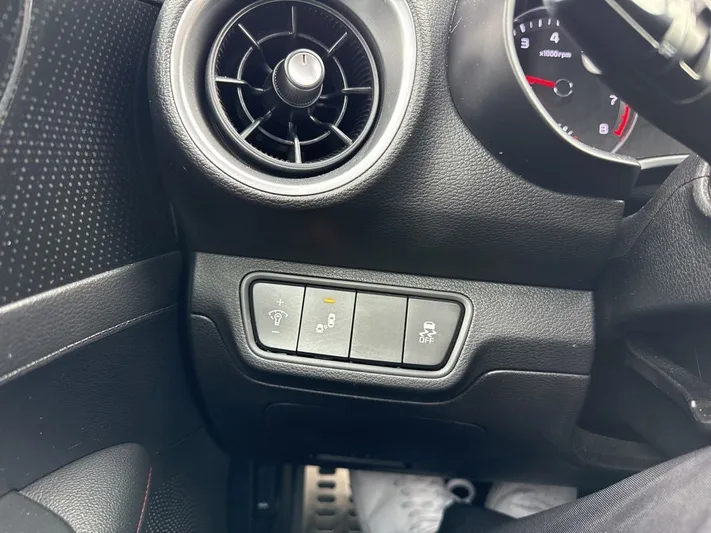 2024 Kia Forte - view 28