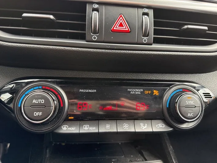 2024 Kia Forte - view 34