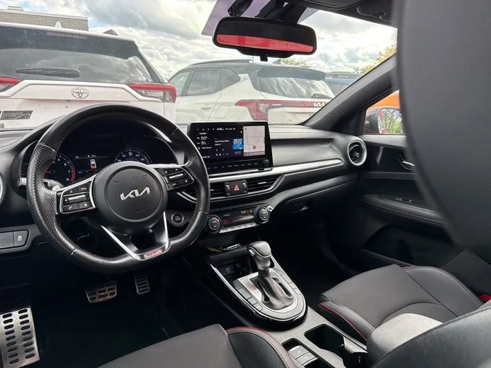 2024 Kia Forte - view 40