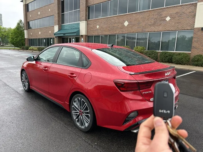 2024 Kia Forte - view 5