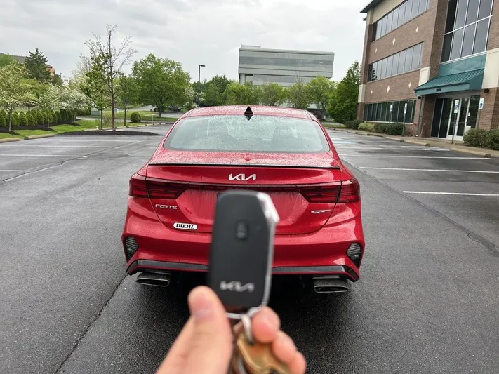 2024 Kia Forte - view 6