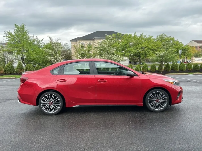 2024 Kia Forte - view 8