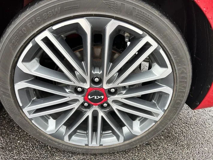 2024 Kia Forte - view 9