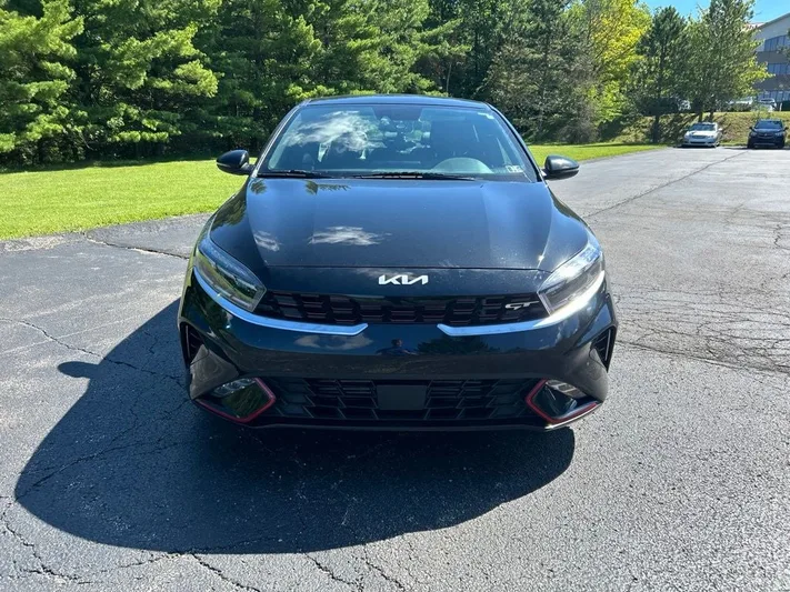 2022 Kia Forte - view 2