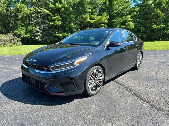 2022 Kia Forte - view 3