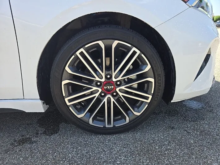 2023 Kia Forte - view 13