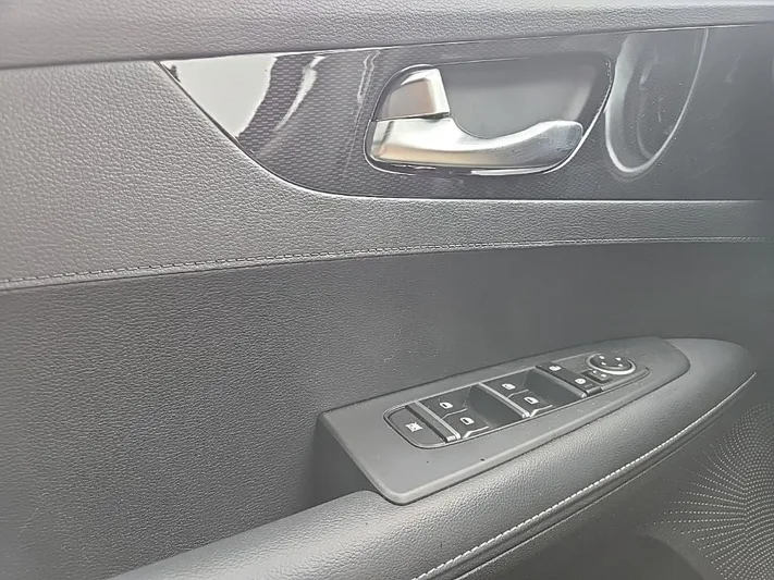 2024 Kia Forte - view 18